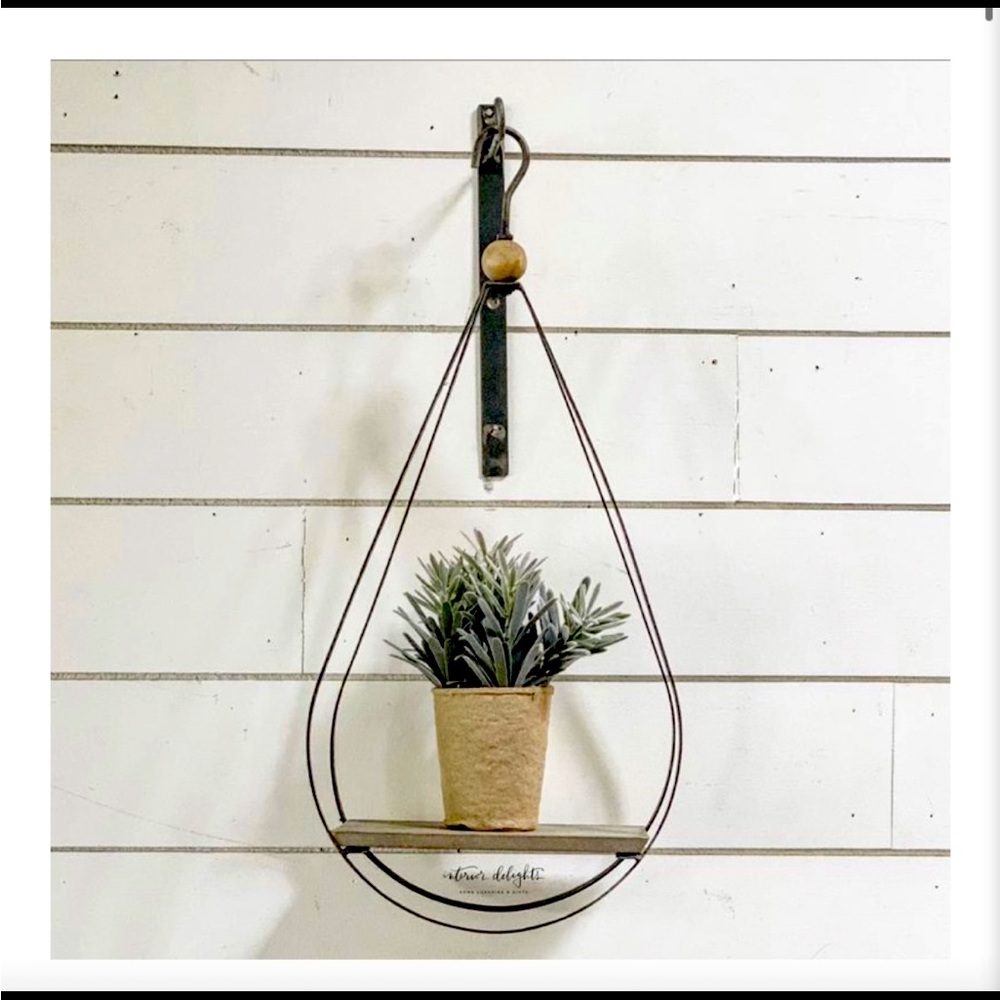 Teardrop hanging vase holder